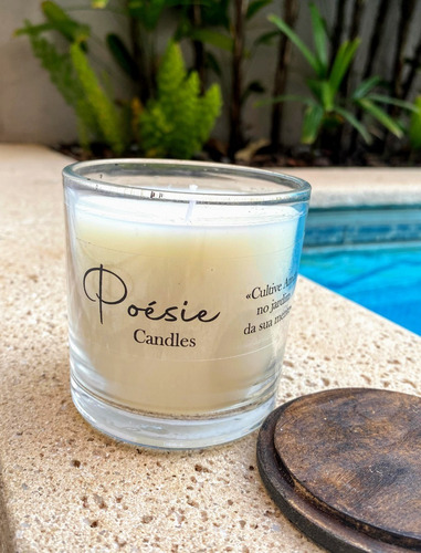 Imagem 1 de 3 de Vela Aromática Perfumada Baunilha Decorativa Poesie
