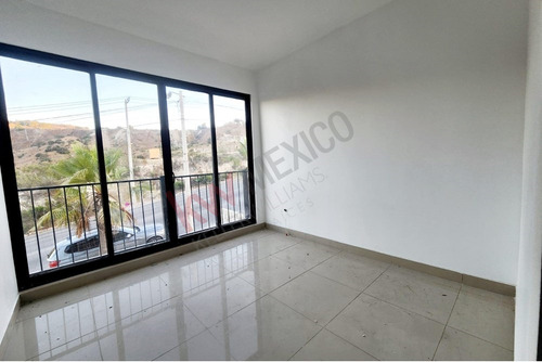 Casa En Venta Ubicada En Lomas De La Presa, Tijuana B. C.