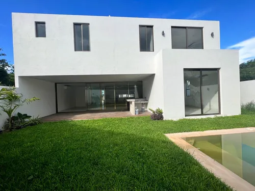 Casa En Venta En Mérida, Privada Parque Natura, Junio 2023.