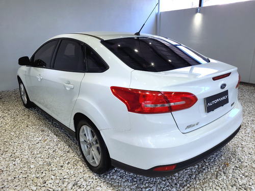 Ford Focus III 1.6 Sedan S