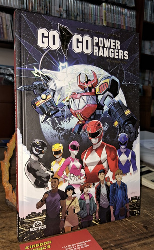 Go Go Power Rangers. Volumen 1. Editorial Moztros, España.