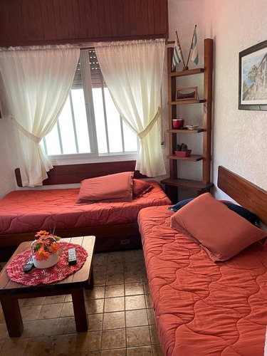 Inmobiliaria Costa Azul Vende, Muy Lindo Complejo De 5 Apartamentos Sobre Calle Principal Aníbal Falco En La Playa De La Aguada , La Paloma , Rocha.