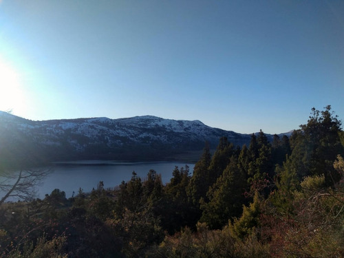 Terreno Cholila: Media Hectarea Con Vista Panoramica Al Lago Y Servicios