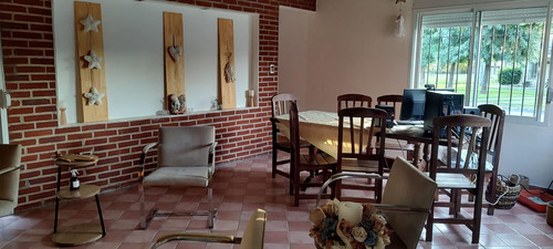 Casa En Venta - 3 Dormitorios 2 Baños - Cocheras - 442mts2 - Coronel Brandsen