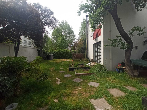 Casa Familiar/ Barrio Los Adoquines, Ñuñoa (105514)