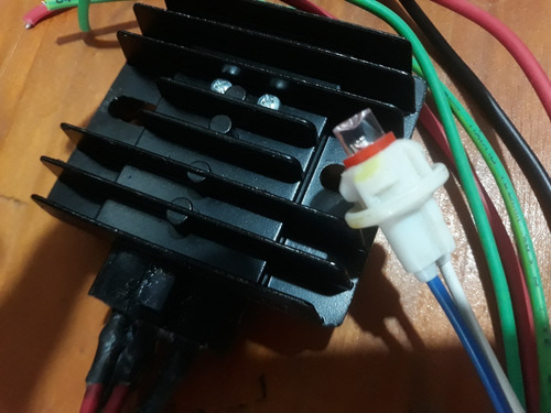 Imagen 5 de 10 de Motor Fuera De Borda Regulador Cargador De Bateria Universal