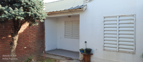 Casa 2 Dormitorios Y Jardin