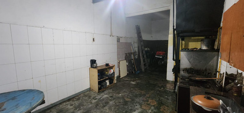 Local, Galpón Y 2 Dptos De 4 Amb Y 1 Amb 808 M² - Todo En Block - S.justo (ctro)