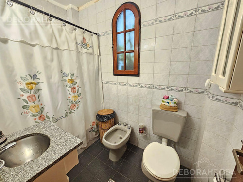 Venta Casa 6 Ambientes Con Patio, Quincho Y Cochera - Villa Ballester