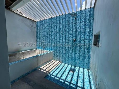 Casa De Campo En Venta En Sector Ojo De Agua El Castaño Remodelada Con Planta Electrica Piscina Y Sistema De Seguridad Kg:25-2941