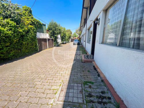Casa En Venta De 4 Dorm. En Las Condes