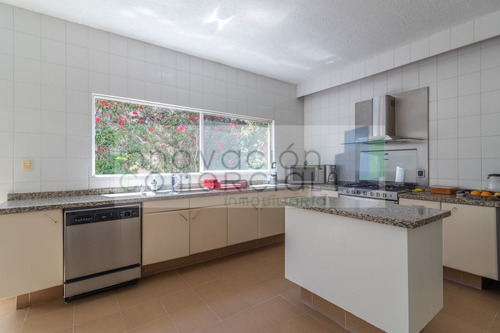Jurica, Casa En Venta En La Mejor Calle
