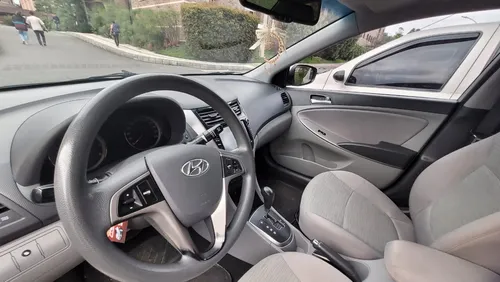 Hyundai Accent 1.6 Premium Automática