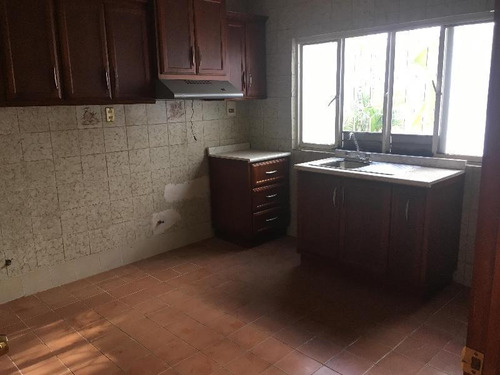 Imagen 10 de 20 de Casa En Renta En León, Moderno León, Gto.oficinas O Consultorios Puede Ser Con Jardin De 160m2