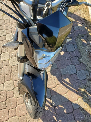 Imagen 13 de 16 de Benelli Tnt300