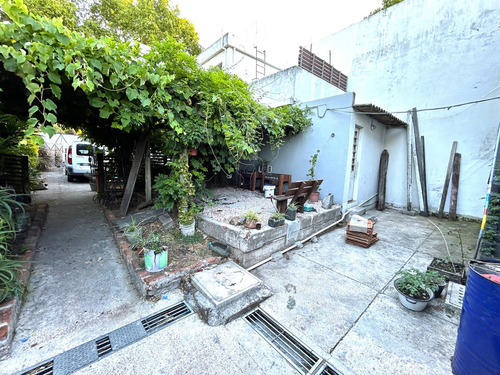 Venta De Casa De 4 Dormitorios En Atahualpa, Montevideo