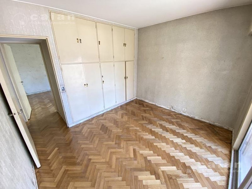 Excelente Semi Piso En Belgrano - Departamento De 4 Ambientes Con Cochera Fija Y Baulera