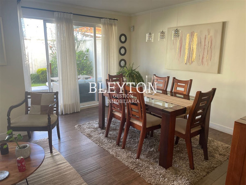 Casa En Venta En Los Almendros Reñaca