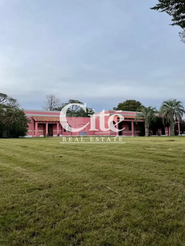Espectacular Chacra A Min De Pde Con Casa Principal. Habitación Indep. Casa De Húespedes. Piscina, Cancha De Padel, Barbacoa Y Parrillero Abierto.