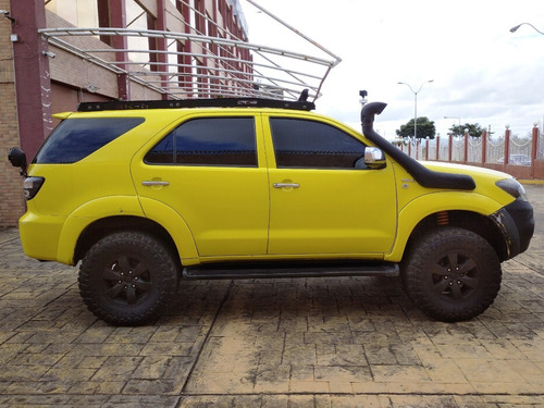 Imagen 7 de 18 de Toyota Fortuner 4x4