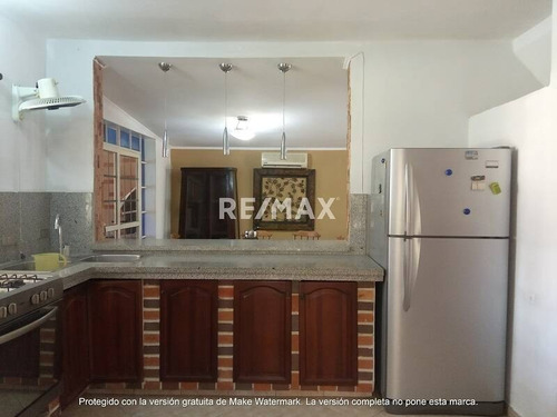 Imagen 9 de 20 de Ninoska Fuenmayor Vende Hermosa Casa En Las Morochas Con Piscina