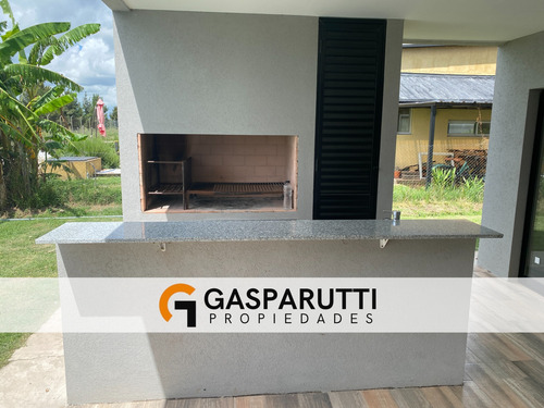 Casa En Venta En San Sebastían! 4 Ambientes Con Pileta!