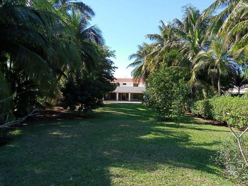 Preciosa Residencia En Club De Golf La Ceiba