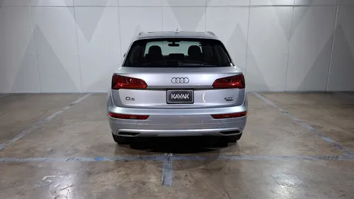 Audi Q5 2.0 SELECT DCT 4WD