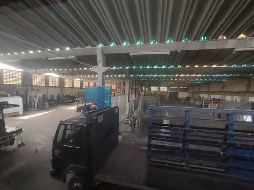 Galpón En Venta En Zona Industrial De Cagua. Aragua