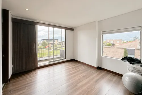 Casa En Venta En Cota. Cod V6950