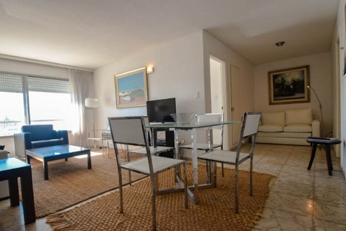 Venta De Apartamento 1 Dormitorio Y Medio En Península