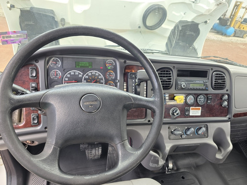 Rabon Freightliner M2 2017 Plataforma Torton 8 Metros