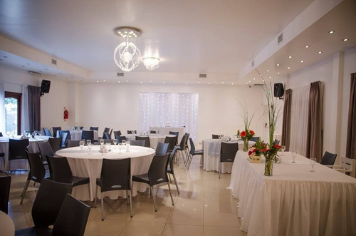 Alquiler Mobiliario Sillas Mesas Vajilla Eventos Decoración