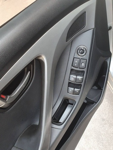 Imagem 7 de 13 de Hyundai Elantra 2013 2.0 16v Gls Flex Aut. 4p