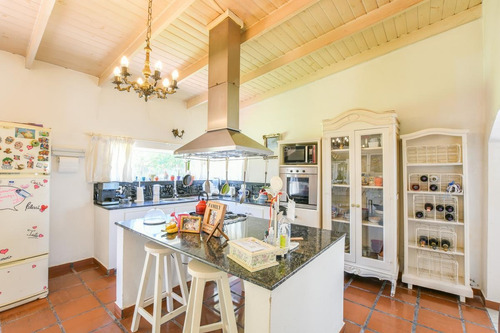 Casa De 3 Dormitorios En Venta Con Pileta - Aldea - San Eduardo