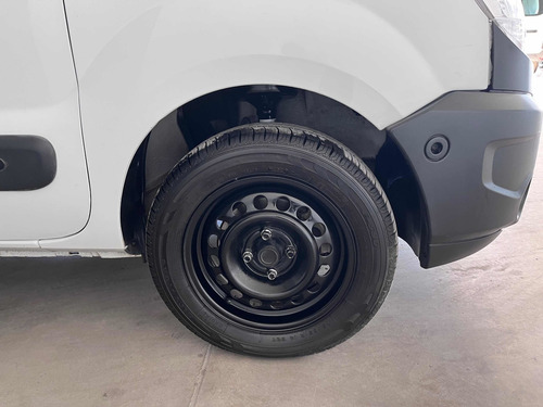 Imagen 8 de 25 de Renault Kangoo 2014 1.6 Furgon Ph3 Confort 1plc