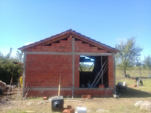 Imagen 3 de 3 de Casita A Terminar En Terreno De 1.000m2
