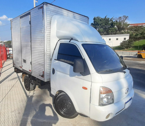 Hyundai HR Com baú
