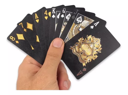 Jogo de Cartas Baralho Preto Impermeável Baralho Black Luxo c/ 54 Cartas em  Promoção na Americanas