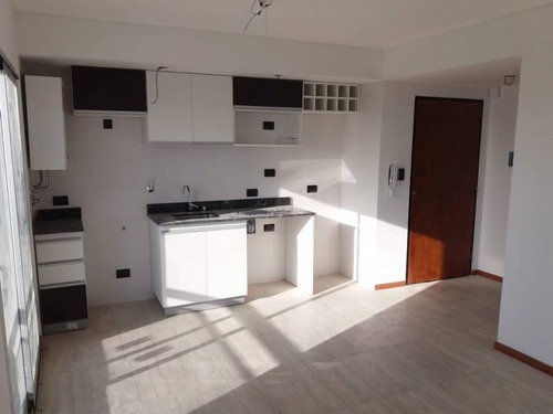 Imagen 5 de 20 de Departamento De 1 Dormitorio Con Cochera Y Balcón. Vista Al Río