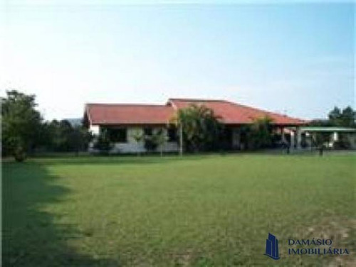 Casa De Alto Padrão No Rio Vermelho Com Área Total 1.600 M² - Vcr0135