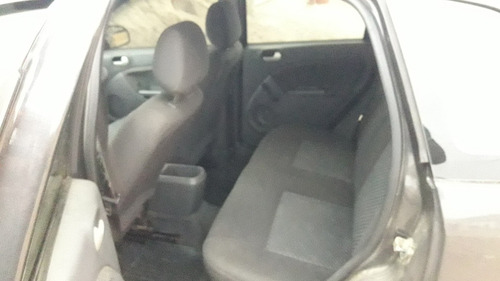 Imagem 6 de 8 de Ford Fiesta 2005 1.6 Flex 5p