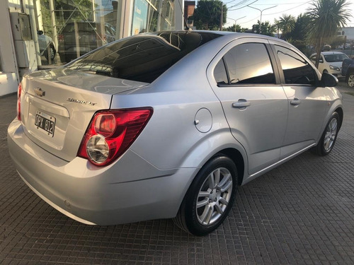 Imagen 6 de 13 de Chevrolet Sonic 4p 1.6 Nafta Lt Manual 2014