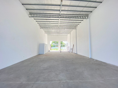 Imagen 2 de 14 de Importante Local Comercial A Estrenar En Venta