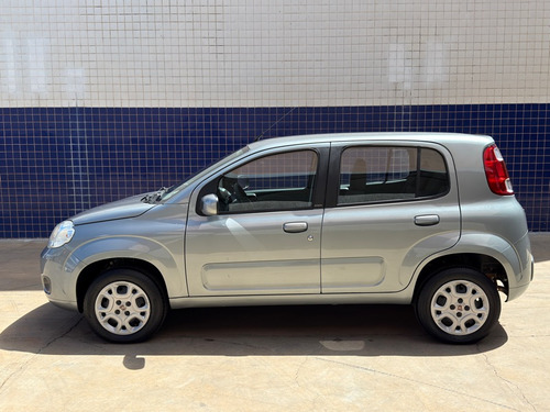 Fiat Uno Vivace 1.0 8V (Flex) 4p