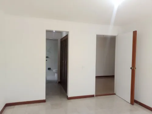 Apartamento En Arriendo En Aguacatala, Poblado