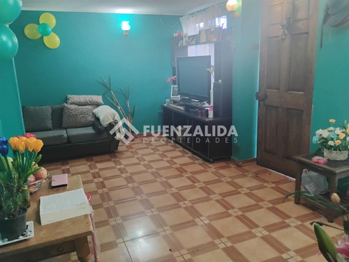 Casa En Venta De 3 Dorm. En La Florida