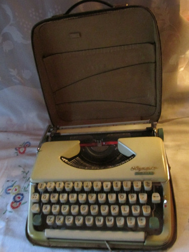 Maquina De Escribir. Olympia Splendid 66