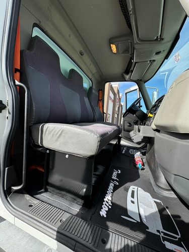 International 4300 Caja Seca Año 2015