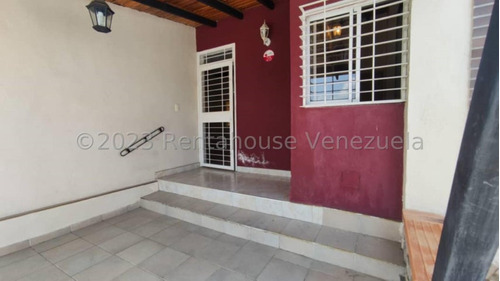 Milagros Inmuebles Casa Venta Cabudare Lara Av Intercomunal Barquisimeto Acarigua Los Cerezos Economica Residencial Economico Oportunidad Pecio Inmobiliaria Rentahouse N° 24-5579